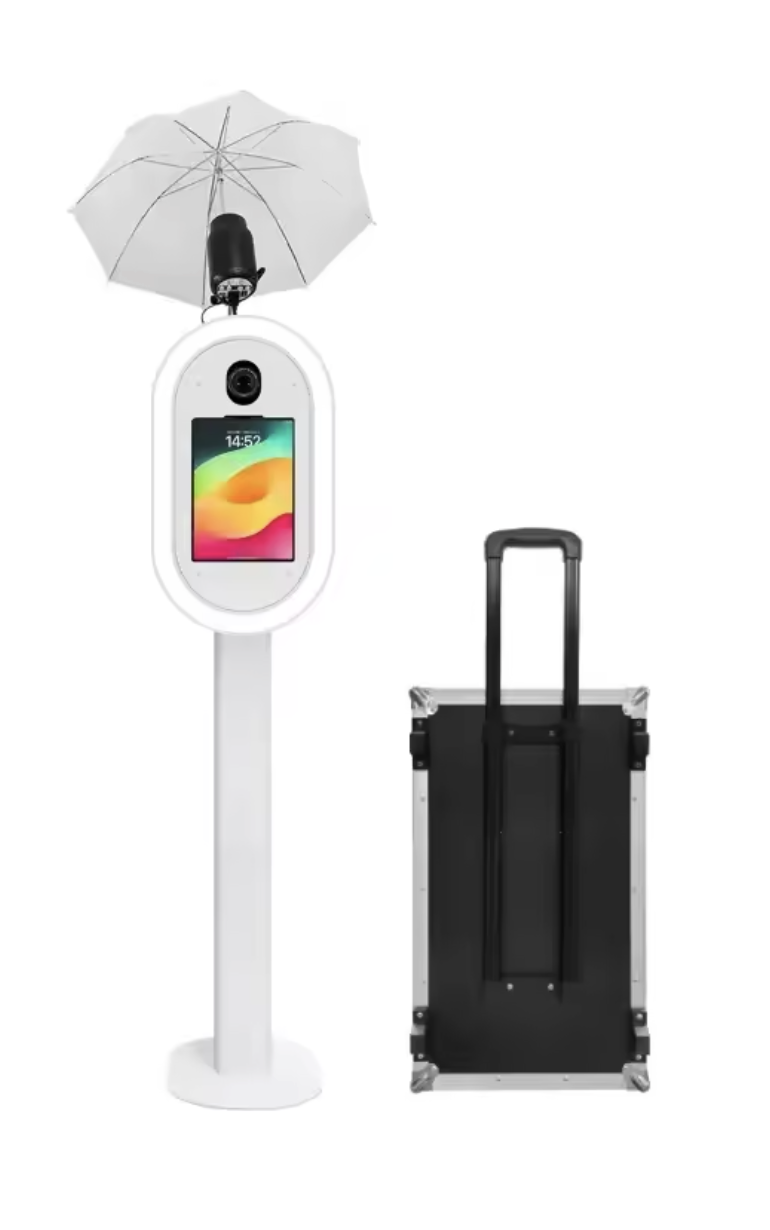 Photobooth with rolling case